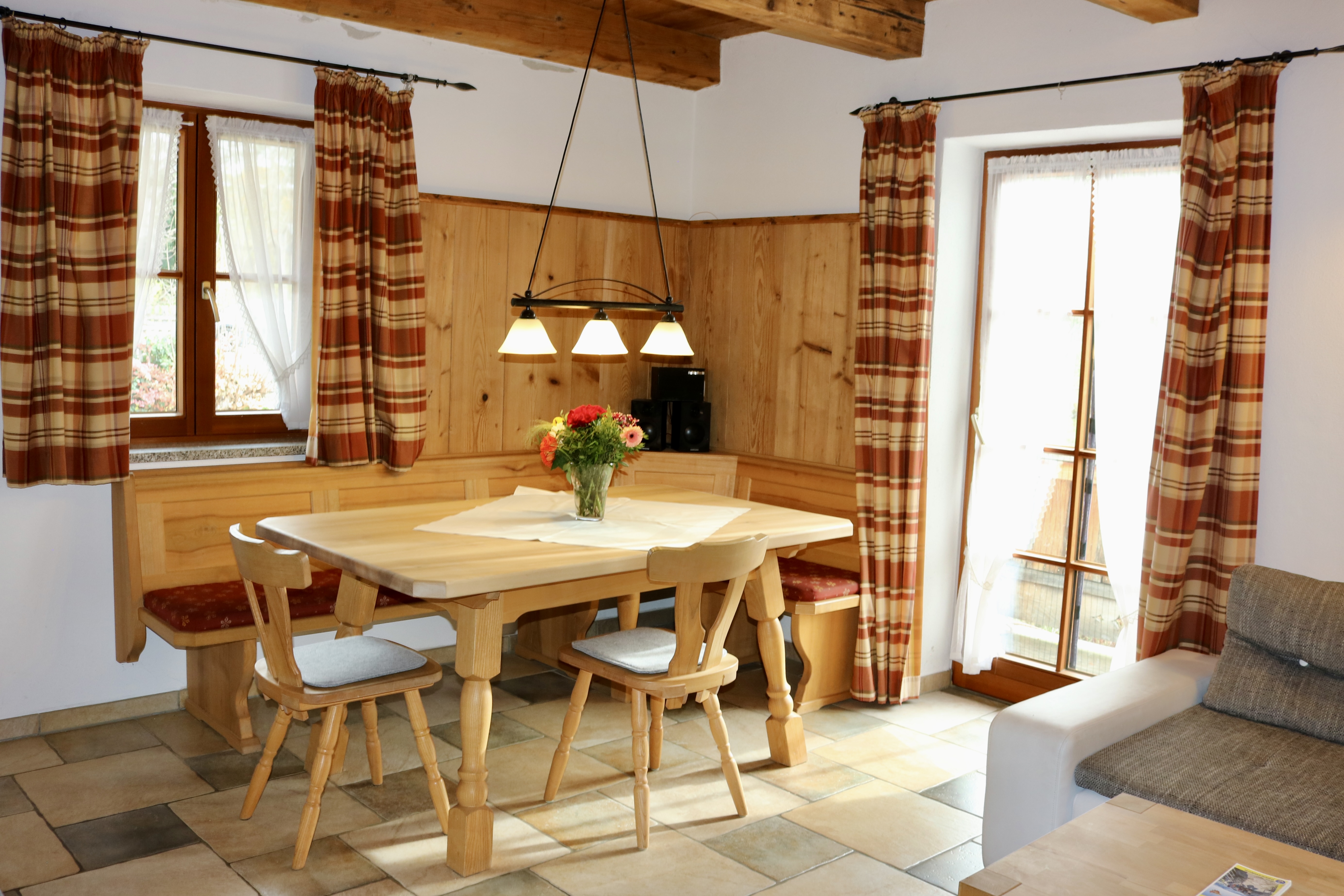 Urlaub in der Ferienwohnung mit Balkon am Bauernhof.